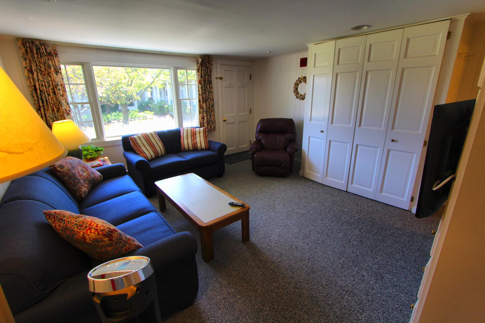 A cozy living room area at VRI's Brant Point Courtyard in Massachusetts.